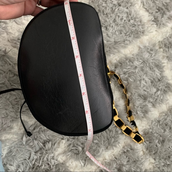 Salvatore Ferragamo drawstring bucket bag - Picture 6 of 15